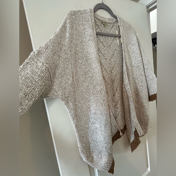 Democracy Cream and Brown Women's Asymmetrical Sweater cardigan SZ Large - Picture 6 of 16